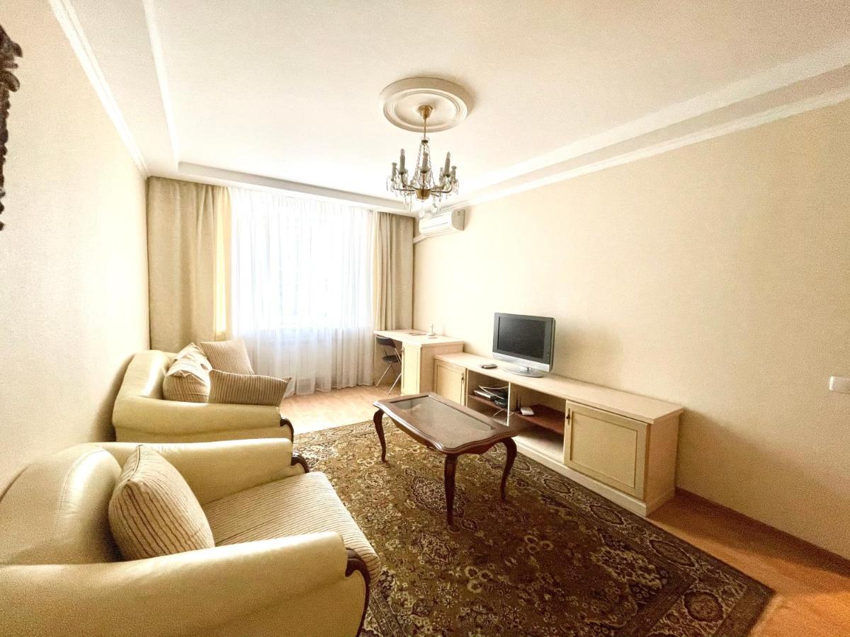 Apartment Mala Zhytomyrska 10 Kyiv Exterior photo