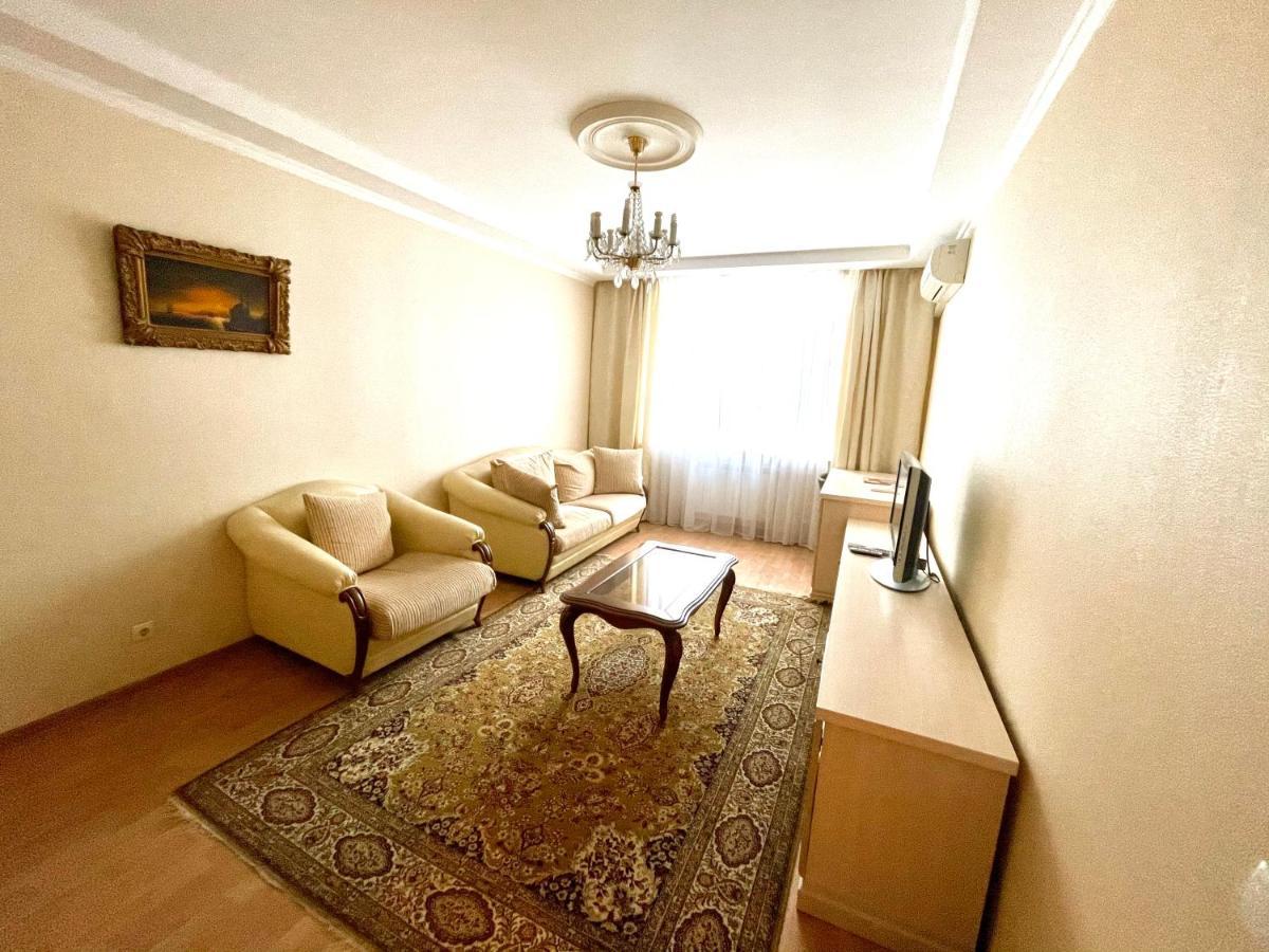 Apartment Mala Zhytomyrska 10 Kyiv Exterior photo
